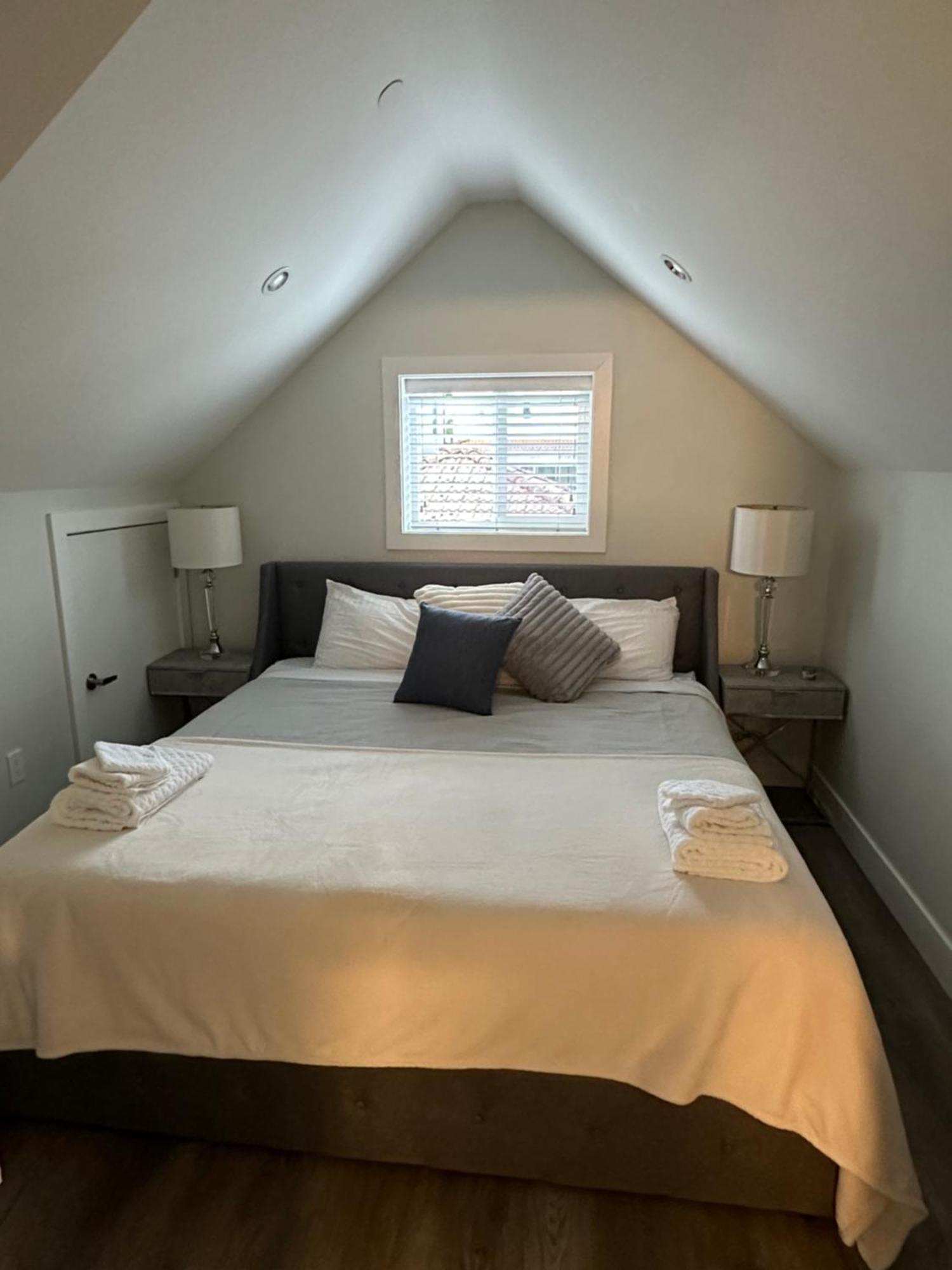 Bright And Cozy Modern Home In Vancouver - Central To Yvr-Downtown - Free Private Parking Exterior foto