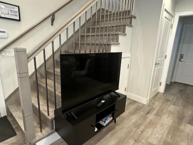 Bright And Cozy Modern Home In Vancouver - Central To Yvr-Downtown - Free Private Parking Exterior foto